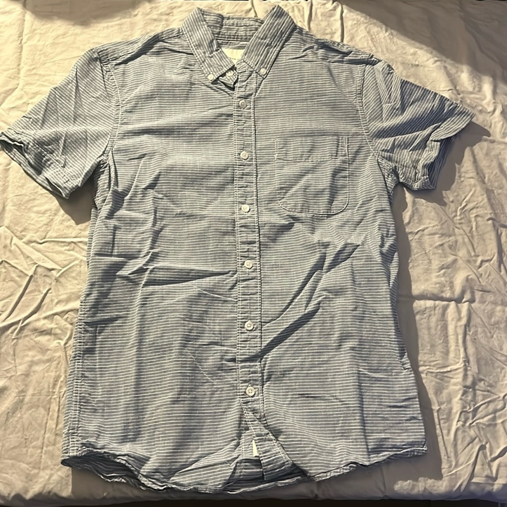 American Eagle Button Up